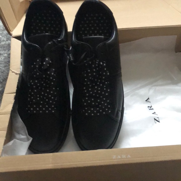 Zara Shoes - NWT!! Black Zara Trainers!
